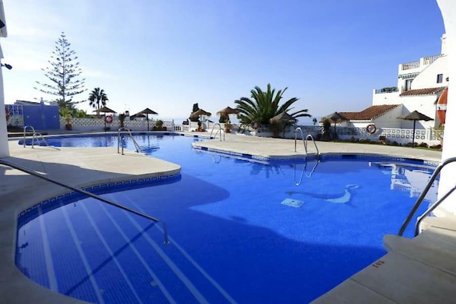 Hotel Bajamar Ancladero Playa نيرخا المظهر الخارجي الصورة