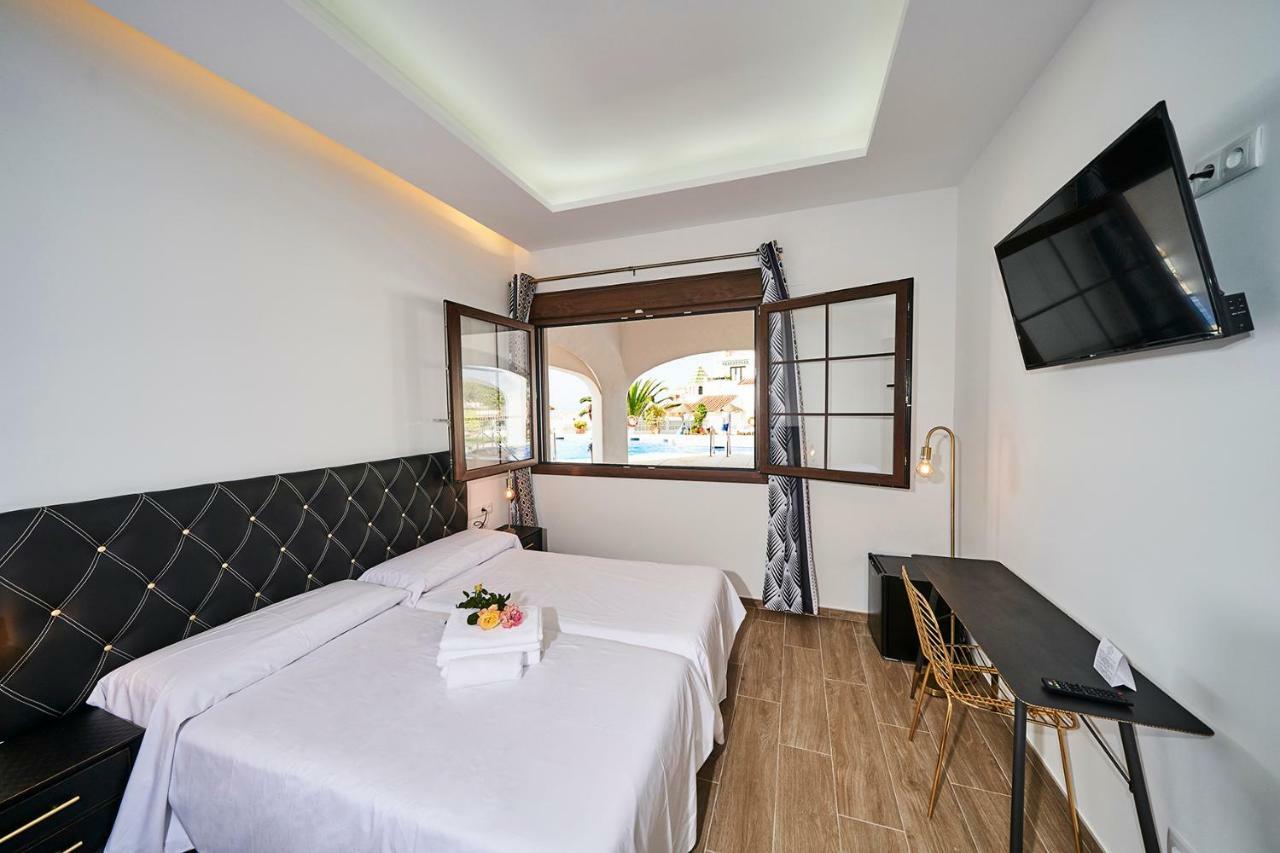 Hotel Bajamar Ancladero Playa نيرخا المظهر الخارجي الصورة
