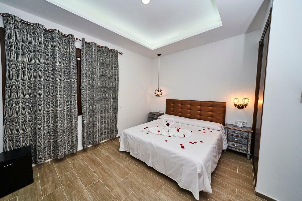 Hotel Bajamar Ancladero Playa نيرخا المظهر الخارجي الصورة