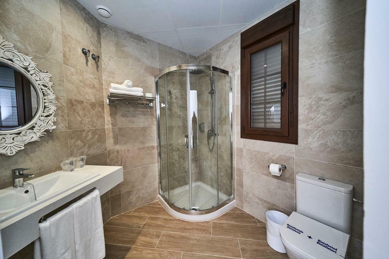 Hotel Bajamar Ancladero Playa نيرخا المظهر الخارجي الصورة